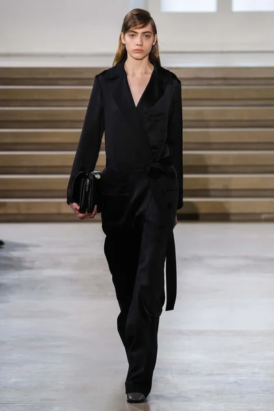 Look 44